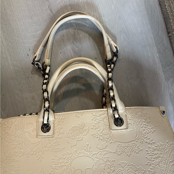 Betsey Johnson Skull Satchel - Picture 6 of 7